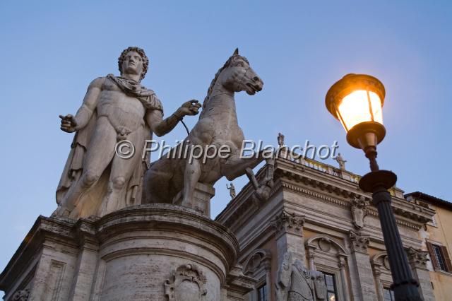 italie rome 23.JPG - Pollux : une des deux statues des DioscuresRome, Italie